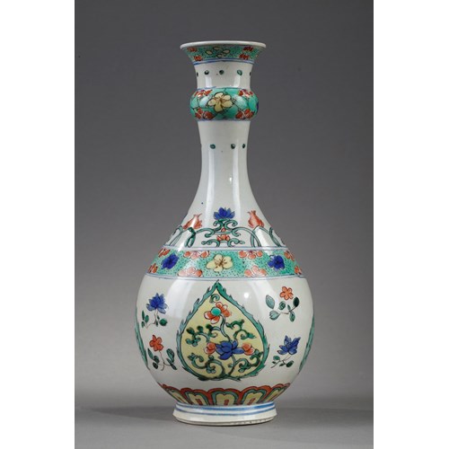 Bottle oriental style  Famille verte porcelain